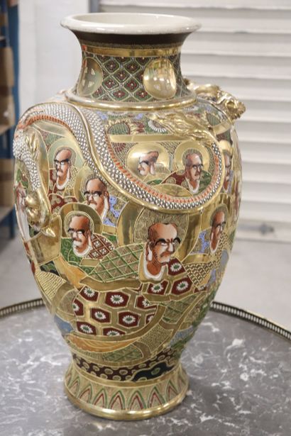 JAPON - SATSUMA - Vase balustre en céramique...
