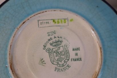 Longwy lot faïence : tasse et sous tasse,...