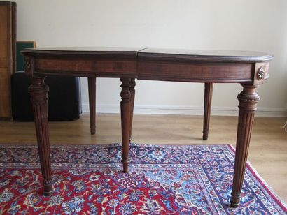 Table de salle à manger en acajou peint à...