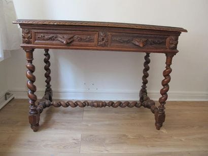 Table rectangulaire en chêne mouluré ouvrant...