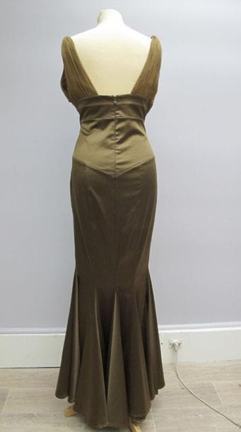 Just CAVALLI
Robe du soir de sirène en satin...