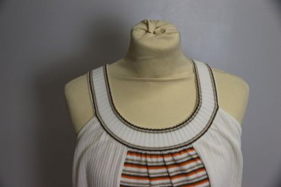 Yves SAINT LAURENT tricot,
Robe blanche longue...