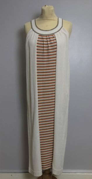 Yves SAINT LAURENT tricot,
Robe blanche longue...