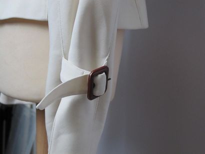 MUGLER
Veste de couleur blanc cassé, deux...