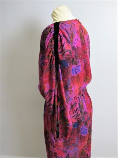 LANVIN Paris
Robe dans les tons violets à...