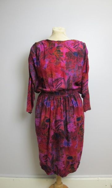 LANVIN Paris
Robe dans les tons violets à...