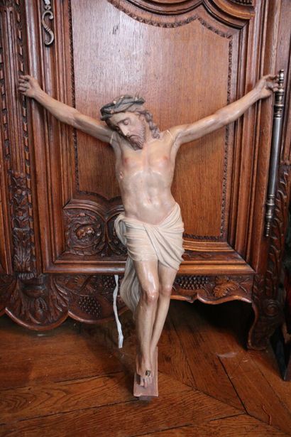 Christ en croix 

En terre cuite émaillée...
