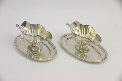 Paire de saucières à plateau en argent 800°/°°....