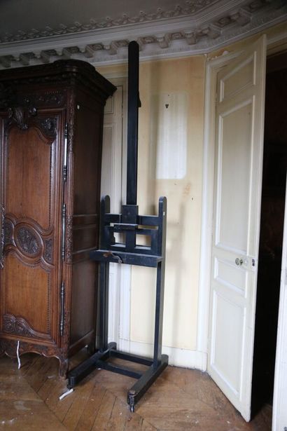 Chevalet en bois noirci, mécanisme à crémaillère,...