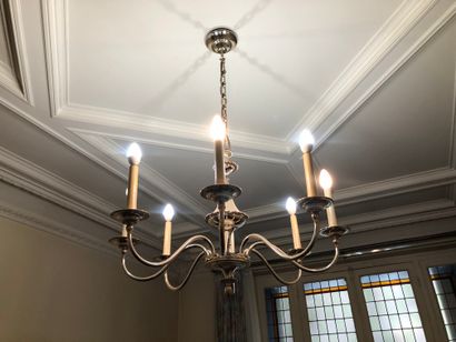 
Lustre de style hollandais en métal à huit...