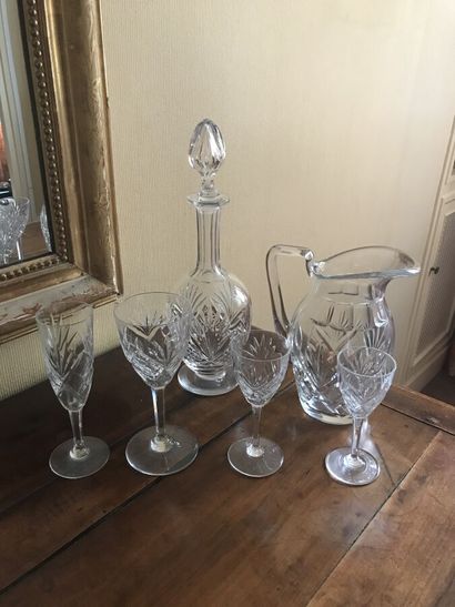SAINT LOUIS important service de verres en...
