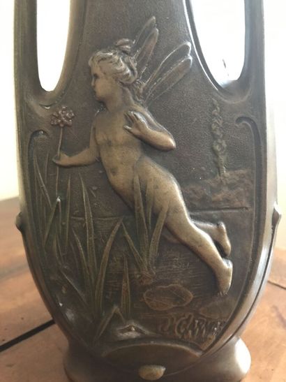 J. GARNIER 

Vase en régule de style art...