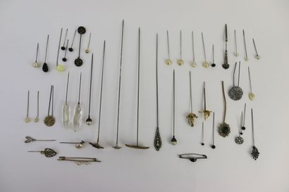 Lot d'épingles à chapeaux et à cravates,...