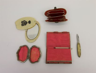 Ensemble d'objets de vitrine, seconde moitié...