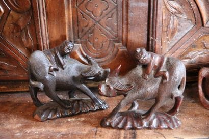 CHINE, XXe siècle

Buffle en bois sculpté,...