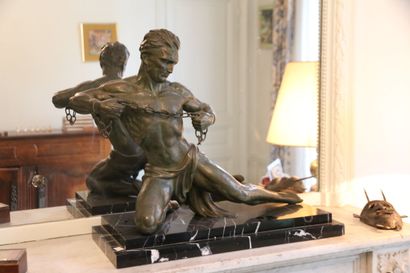 HERACLES

Épreuve en régule patine verte,...
