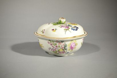 MEISSEN, XVIIIe siècle. 

Sucrier à panse...