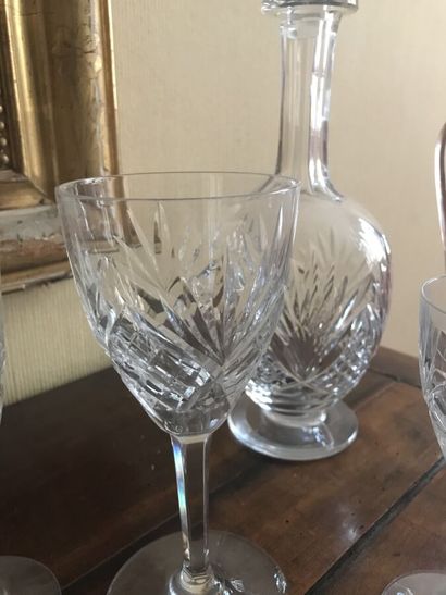 SAINT LOUIS important service de verres en...