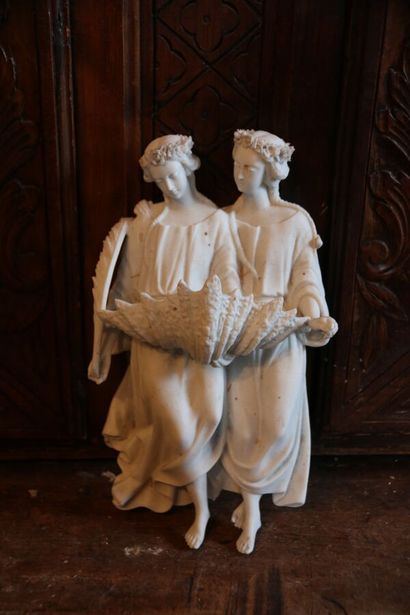 Ensemble de neuf bénitiers en faïence, porcelaine...