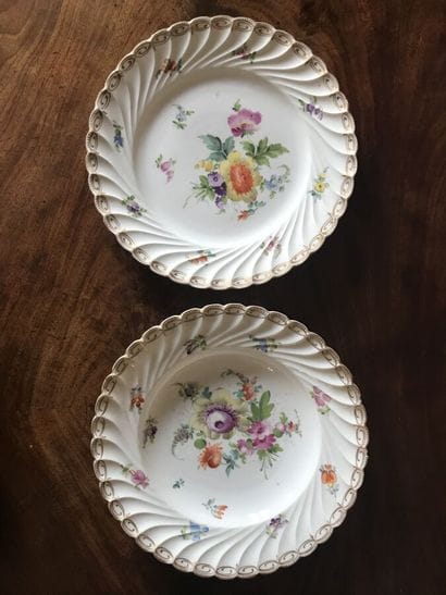 Allemagne (?) 

Six assiettes creuses et...
