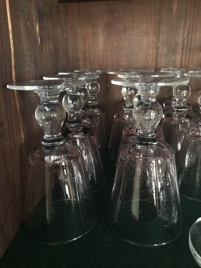 Lots de verres dépareillés: vases, saladier,...