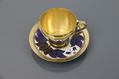 Tasse et sous-tasse en argent vermeillé 916°/°°,...