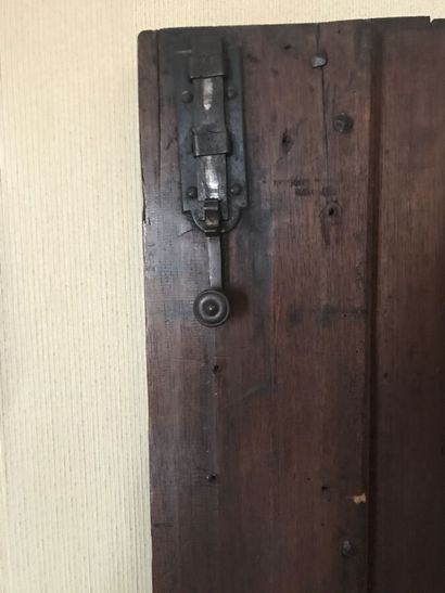 
Deux portes d'armoire en chêne sculpté à...