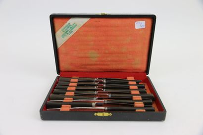 CHRISTOFLE Paris 

Ménagère en métal argenté,...