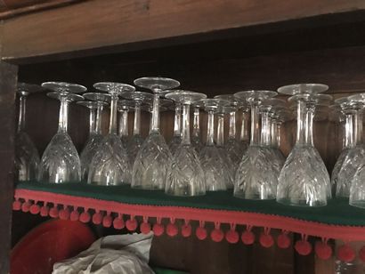 SAINT LOUIS important service de verres en...