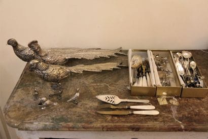 Trois faisans, L. : 33 cm, quatre oiseaux...