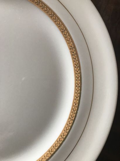 Service de table en porcelaine de limoges...