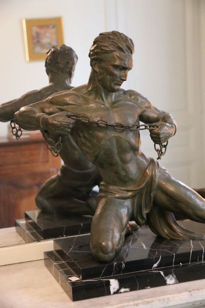 HERACLES

Épreuve en régule patine verte,...
