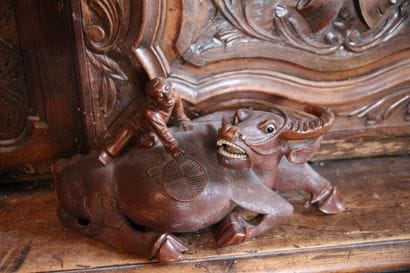 CHINE, XXe siècle

Buffle en bois sculpté,...
