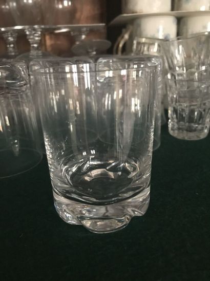 DAUM France 

Dix petits verres en cristal...