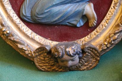 Jeune femme drapée à l'antique, bois sculpté...