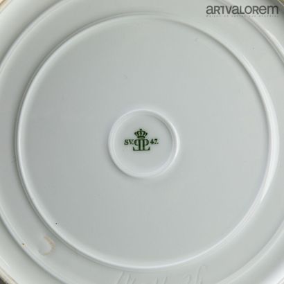 SEVRES, LOUIS-PHILIPPE

Six assiettes et...