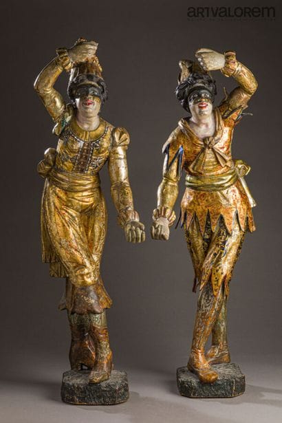 Colombin et Colombine en bois sculpté doré...