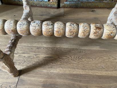 Table in natural wood, legs and struts with...
