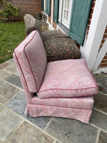 Suite of 4 armchairs, one with different...