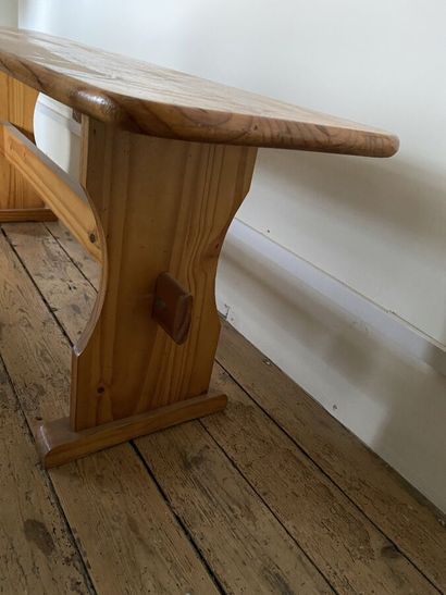 Natural wood bench. 
43 x 112 x 29 cm
(Misses)

COLLECTION...