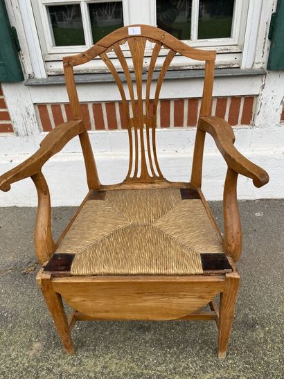 Natural wood commode chair. Straw seat. 19th...