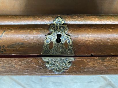 Natural wood box, curved lid. Black cameo...
