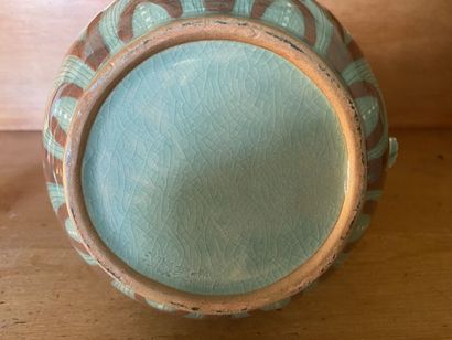 Lot of celadon green cracked porcelain including:...