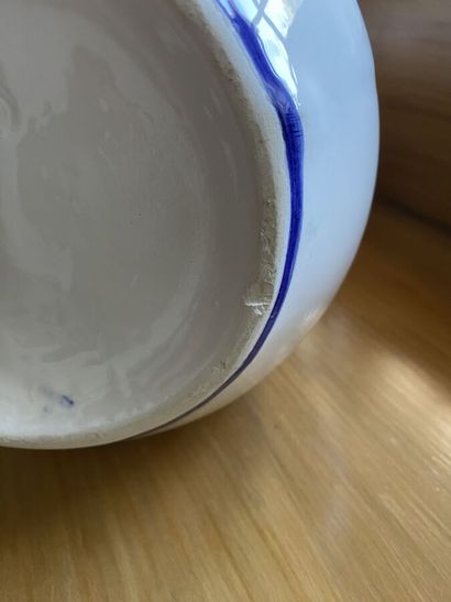 Lot of porcelain or earthenware with decoration...
