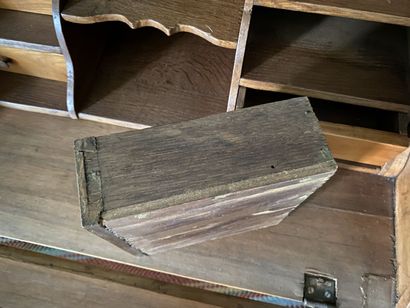 Sloping desk in natural wood, inlaid with...