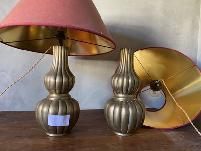 Pair of bronze vases, bulbs godronnés. Asian...
