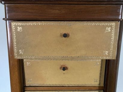 Mahogany and mahogany veneer chest of drawers,...
