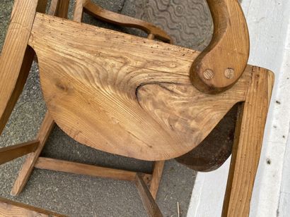 Natural wood commode chair. Straw seat. 19th...