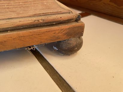 Sellette of baluster form in pitchpin. 
Height...