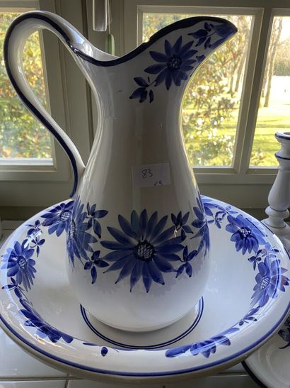 Lot of porcelain or earthenware with decoration...